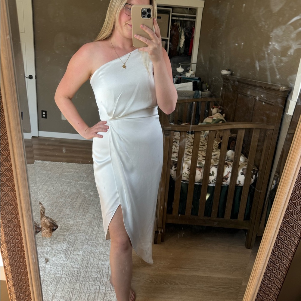 Elegant White One-Shoulder Bridal Dress